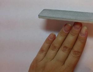 Pag-align ng nail plate o perpektong mga highlight